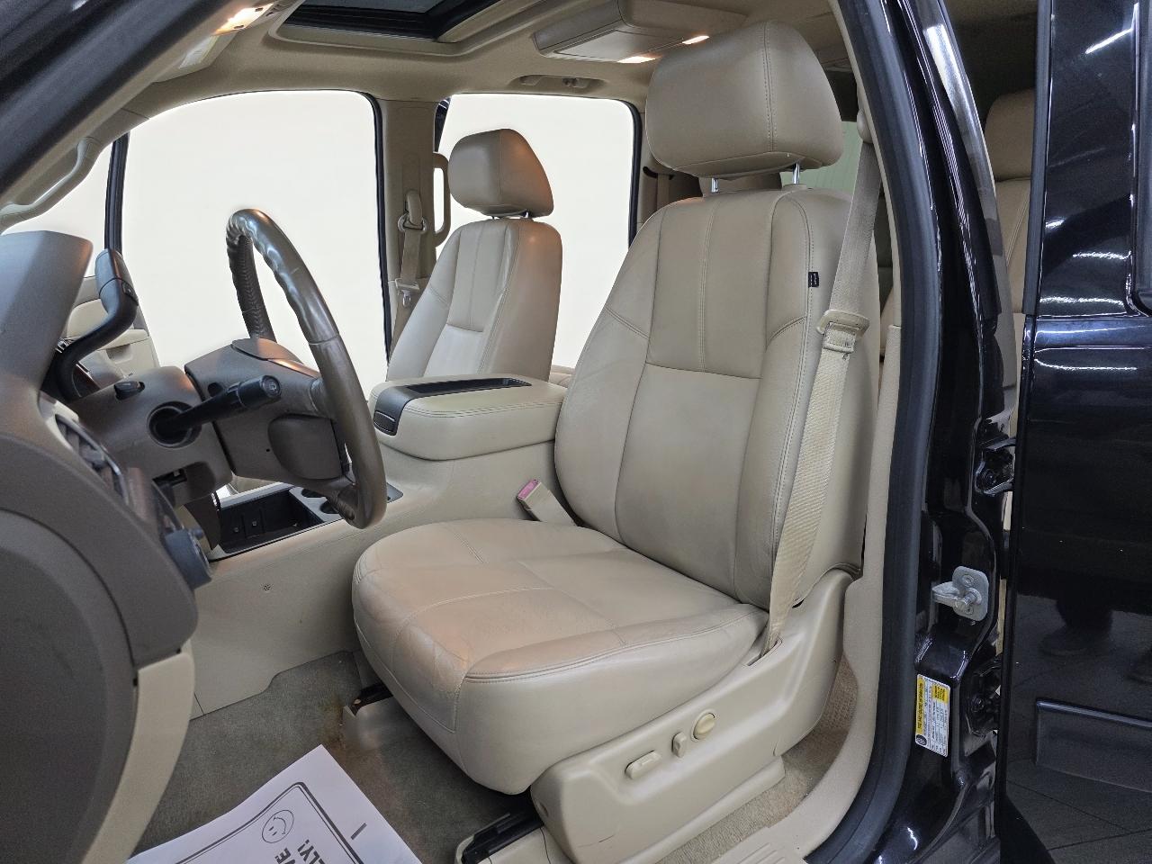 Chevrolet Suburban LT 1500 2WD 2013