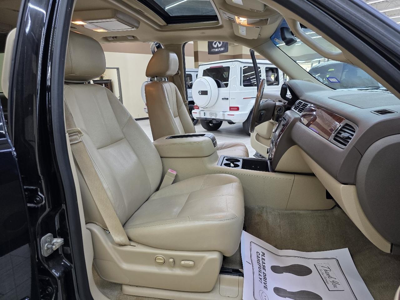 Chevrolet Suburban LT 1500 2WD 2013