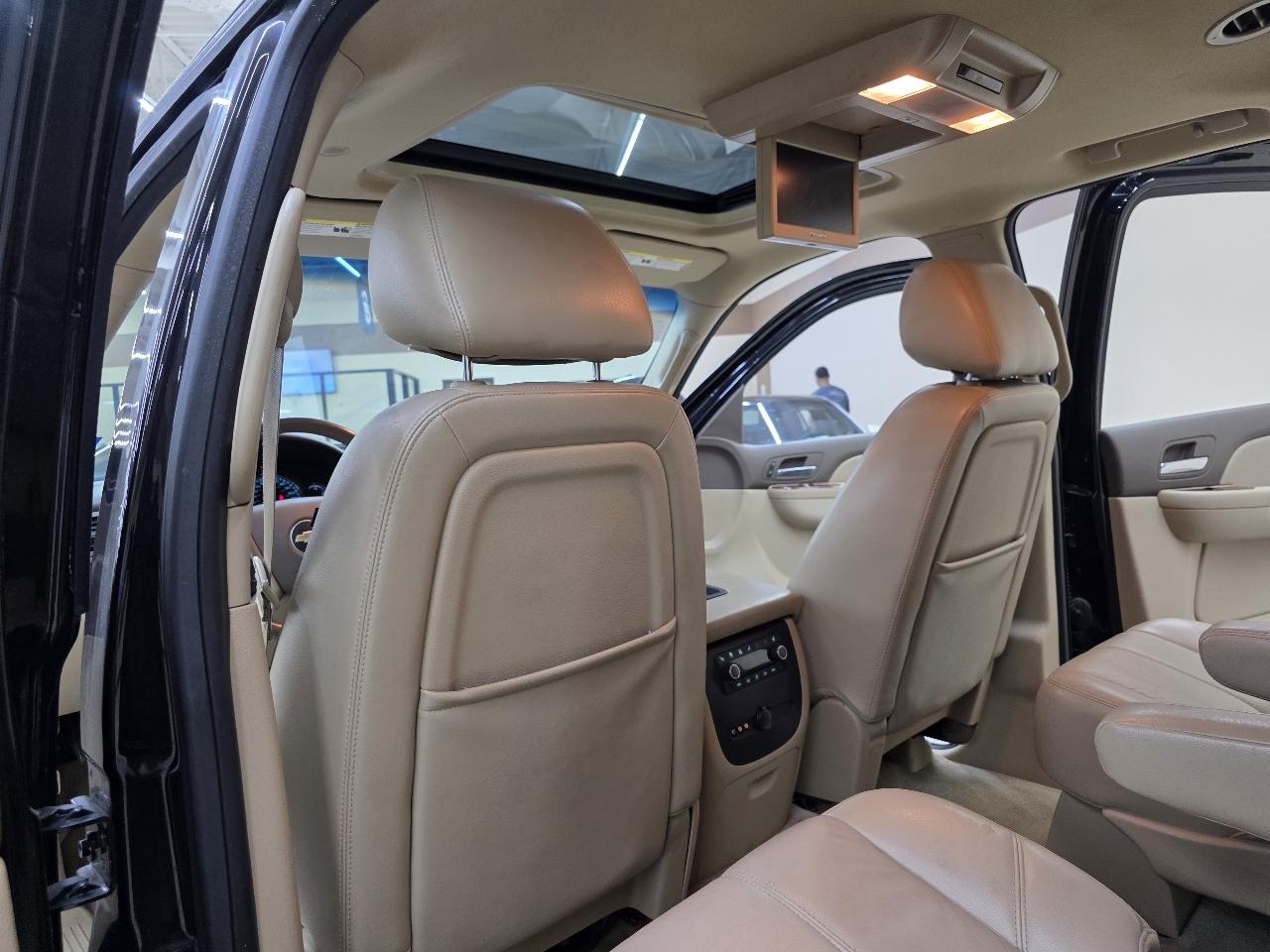 Chevrolet Suburban LT 1500 2WD 2013