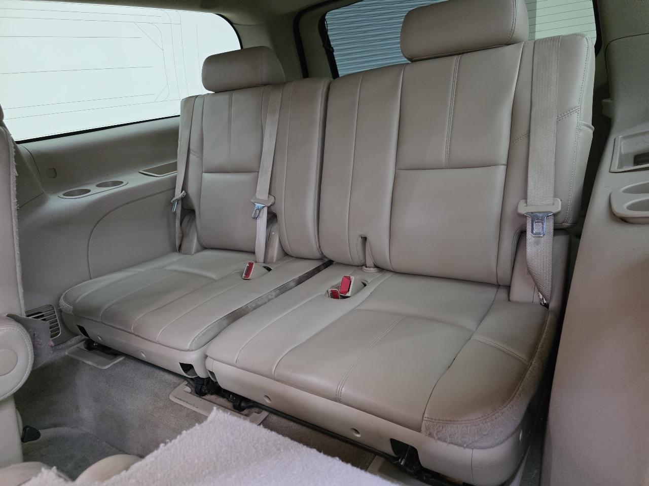 Chevrolet Suburban LT 1500 2WD 2013