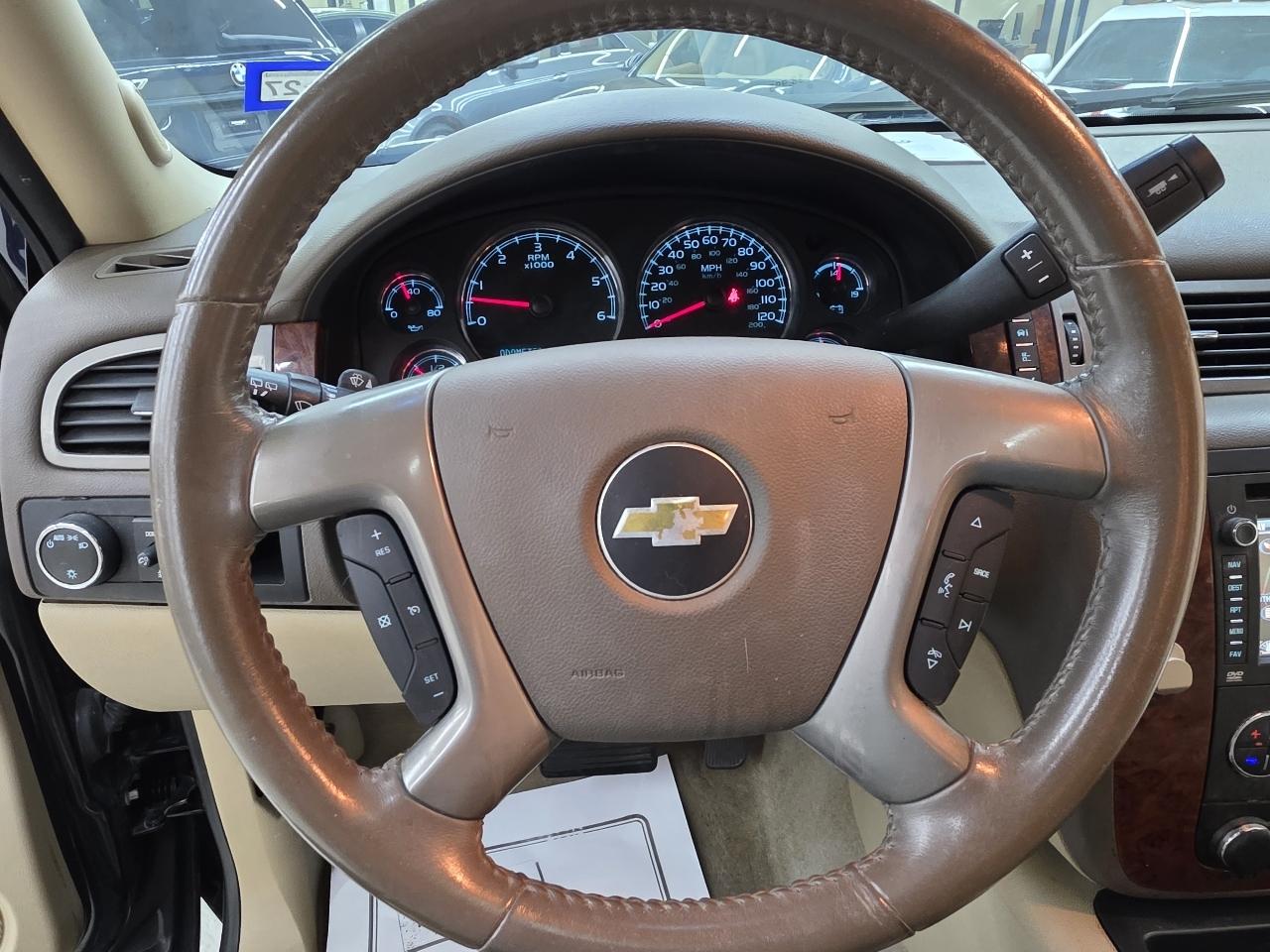 Chevrolet Suburban LT 1500 2WD 2013