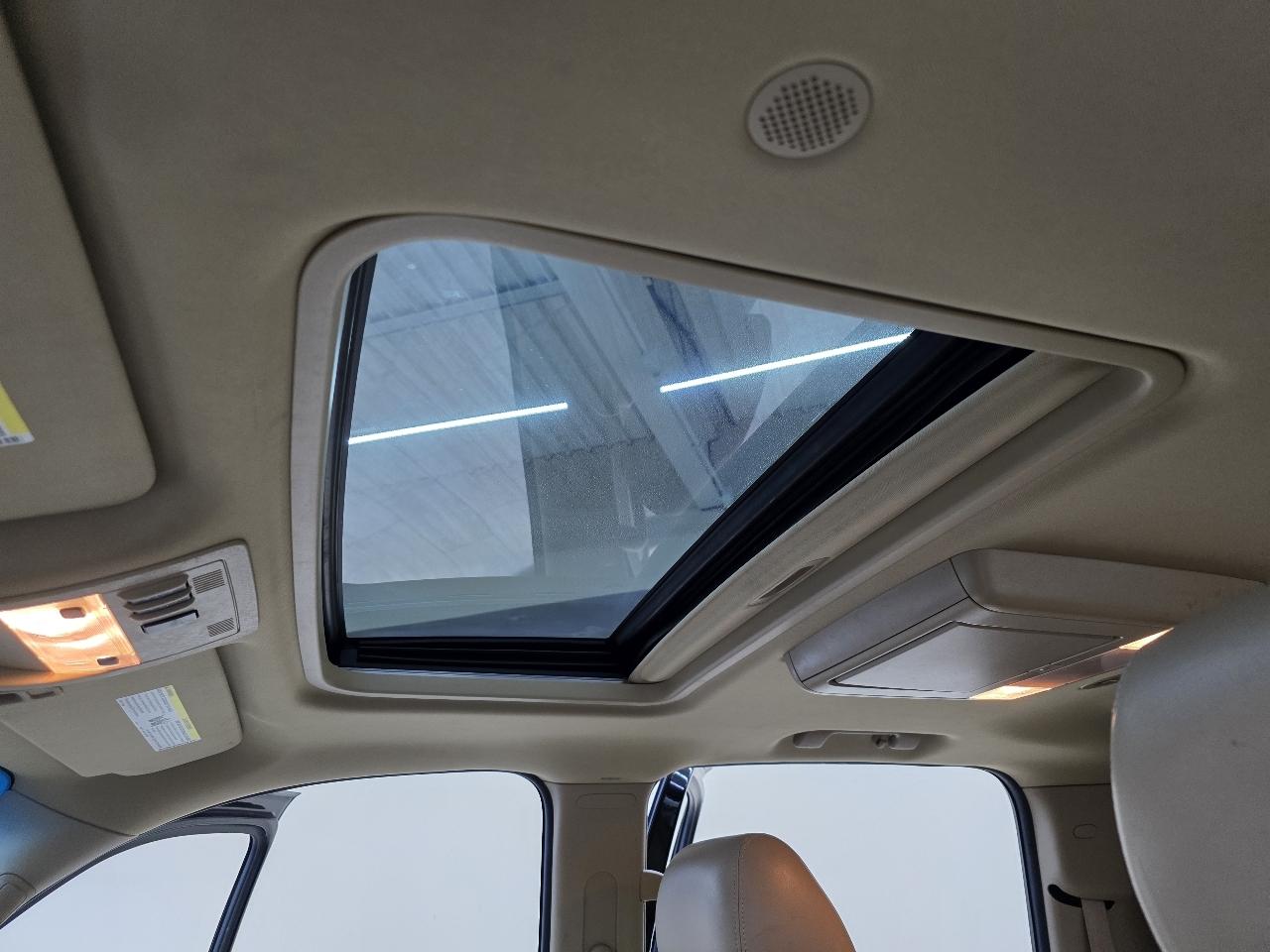 Chevrolet Suburban LT 1500 2WD 2013