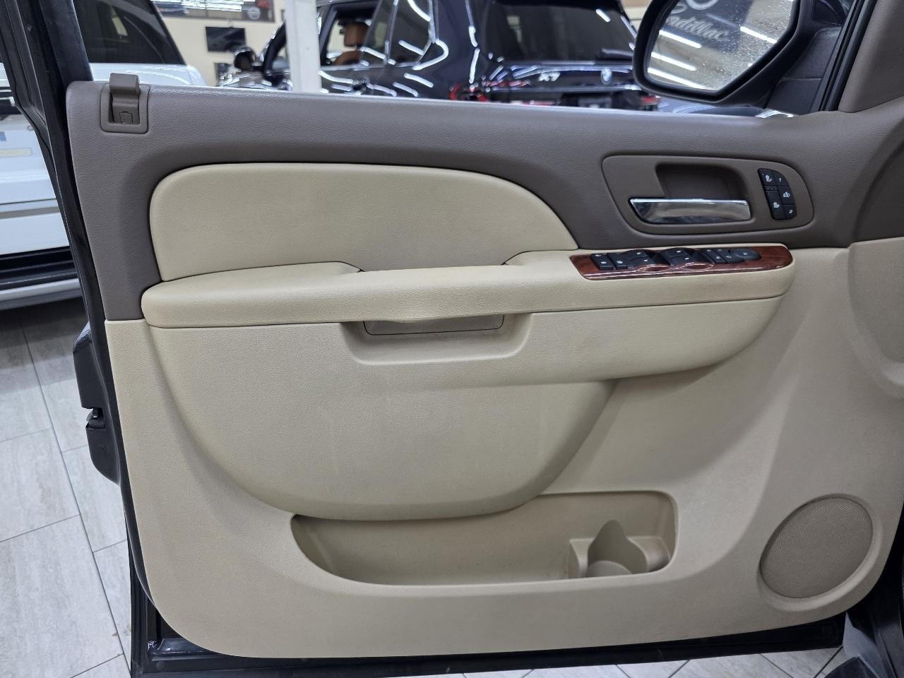 Chevrolet Suburban LT 1500 2WD 2013