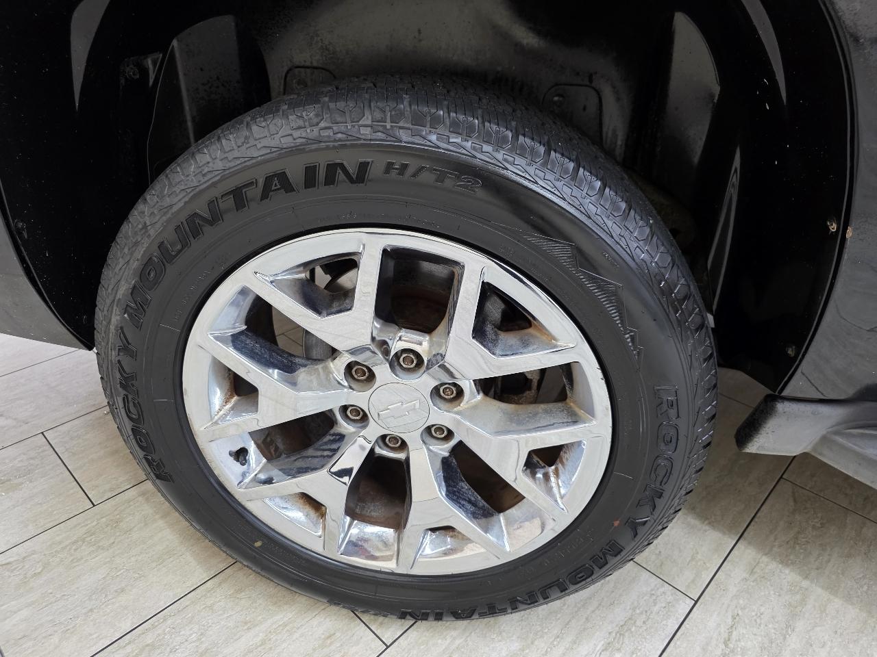 Chevrolet Suburban LT 1500 2WD 2013