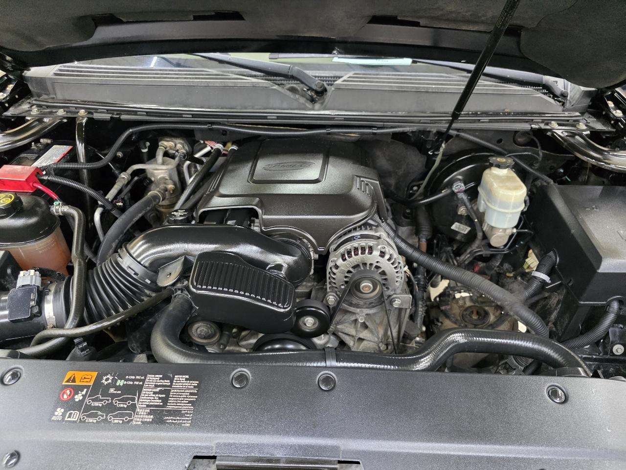 Chevrolet Suburban LT 1500 2WD 2013