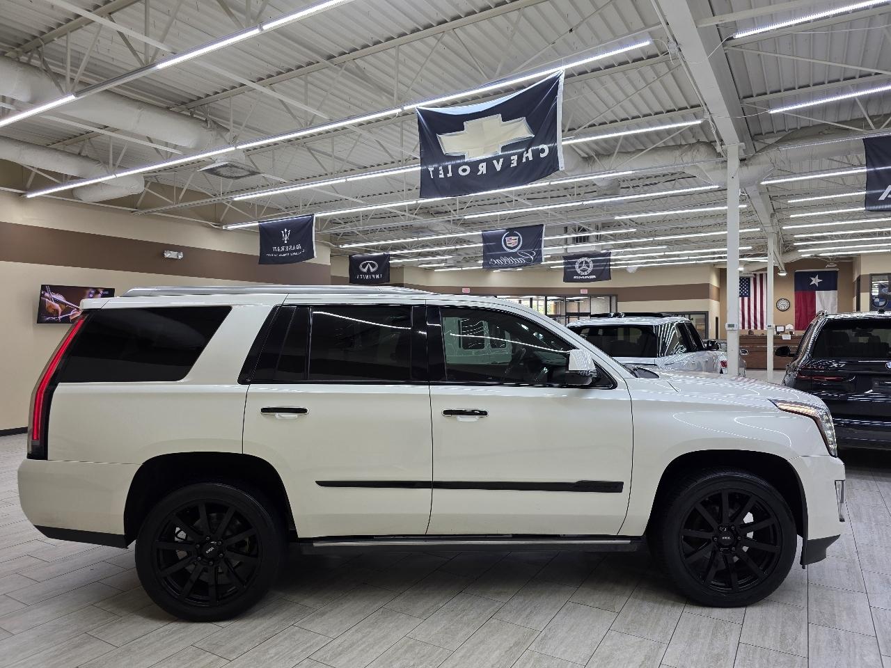 Cadillac Escalade Platinum 4WD 2015