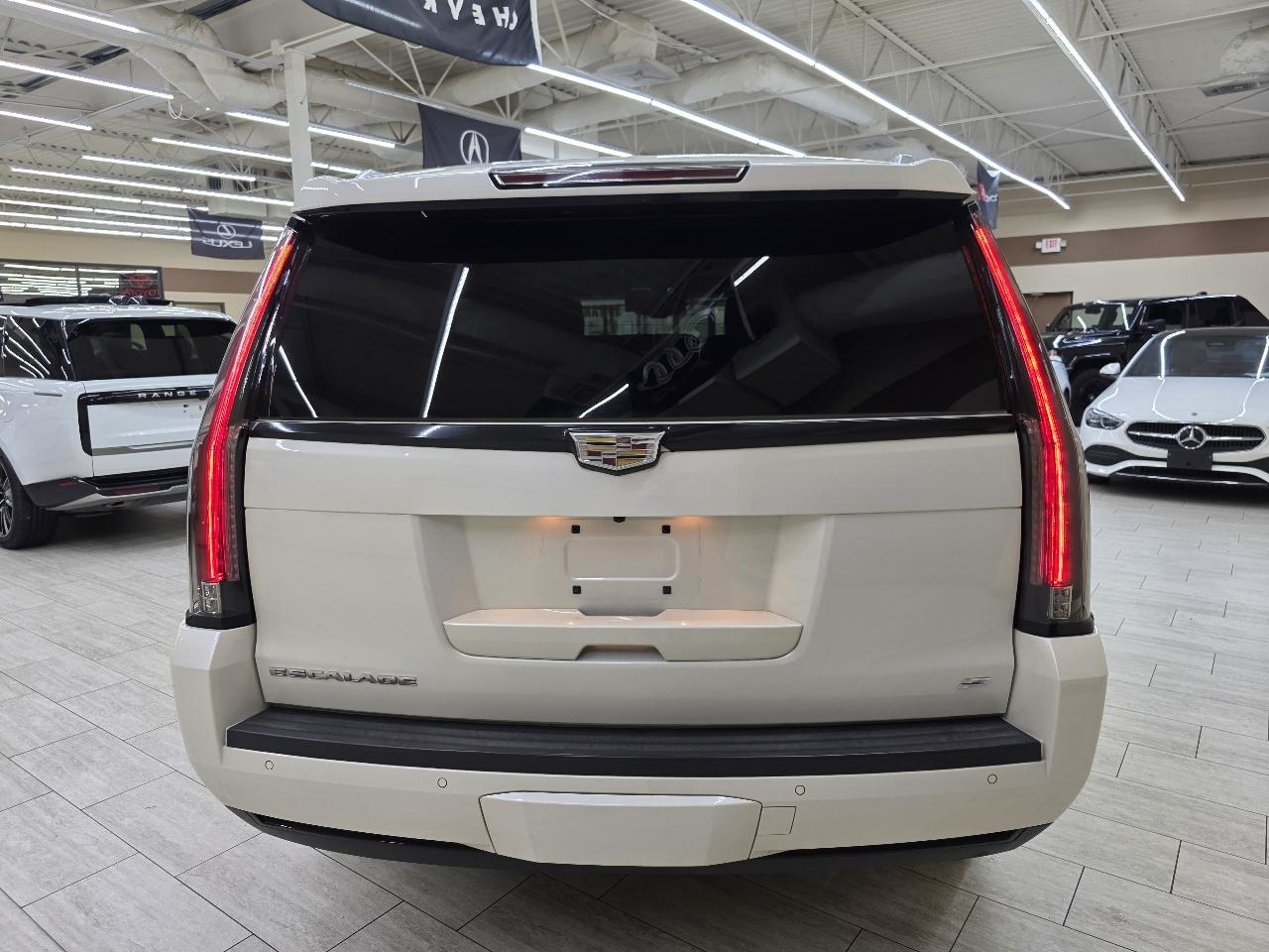 Cadillac Escalade Platinum 4WD 2015