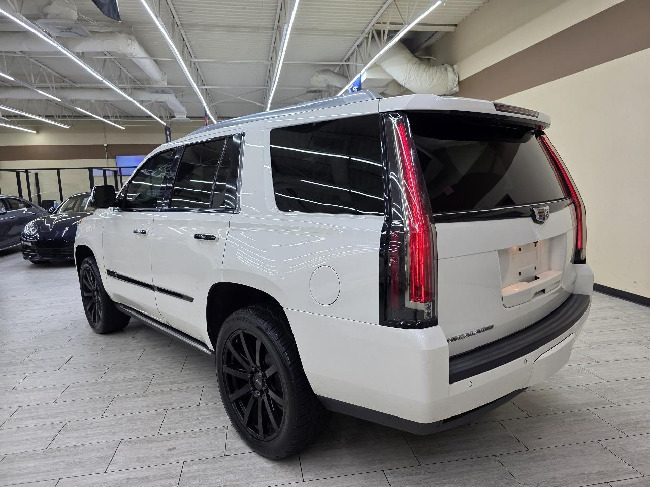 Cadillac Escalade Platinum 4WD 2015