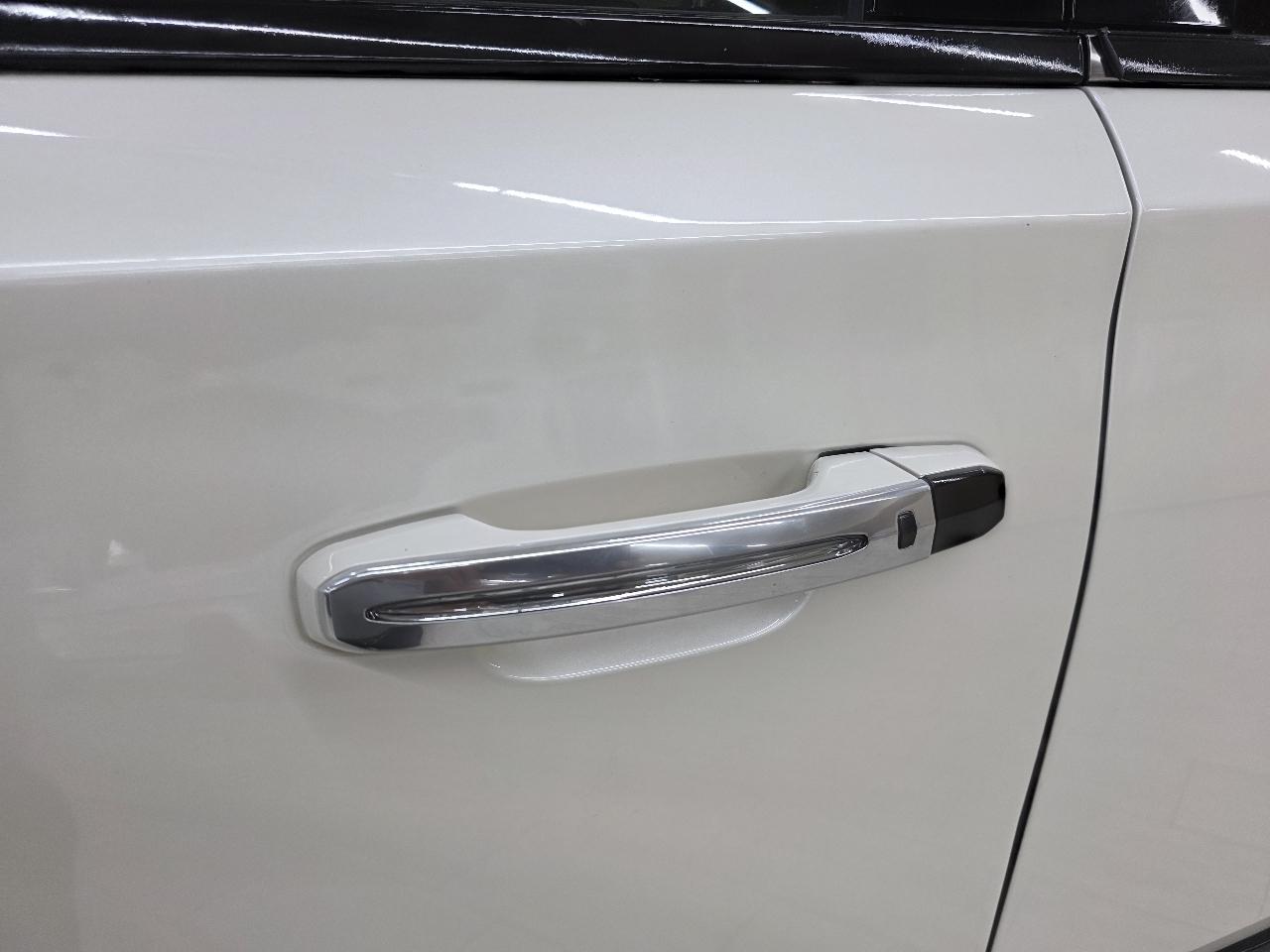 Cadillac Escalade Platinum 4WD 2015