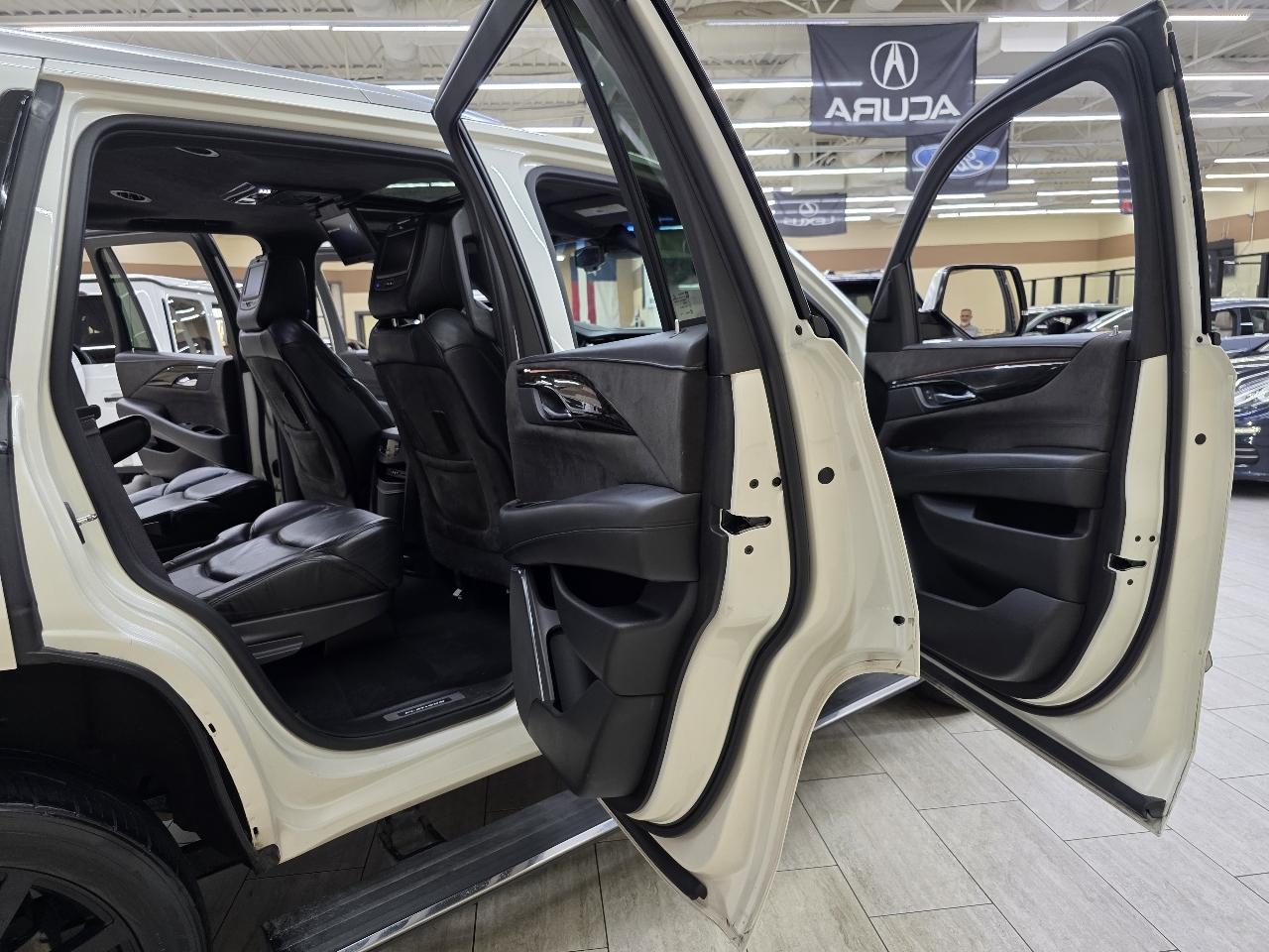 Cadillac Escalade Platinum 4WD 2015