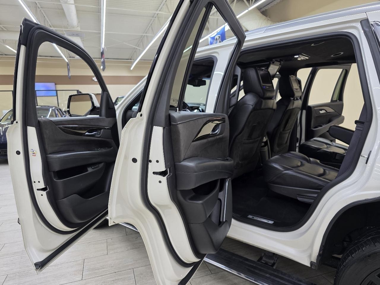 Cadillac Escalade Platinum 4WD 2015
