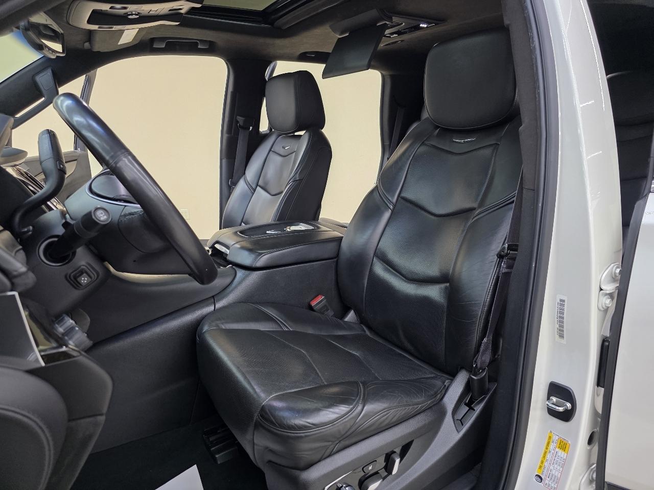 Cadillac Escalade Platinum 4WD 2015