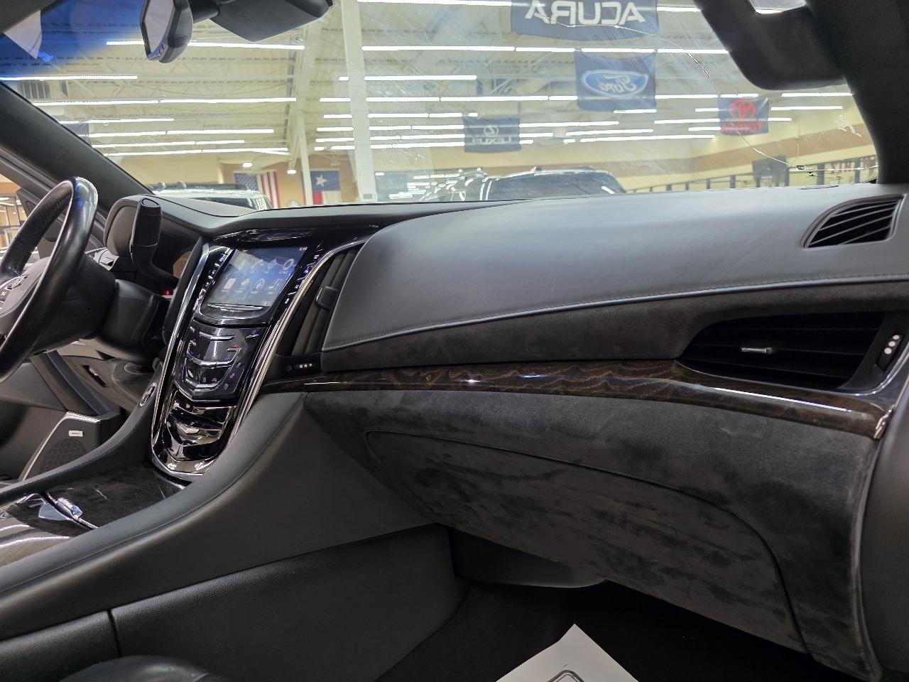 Cadillac Escalade Platinum 4WD 2015