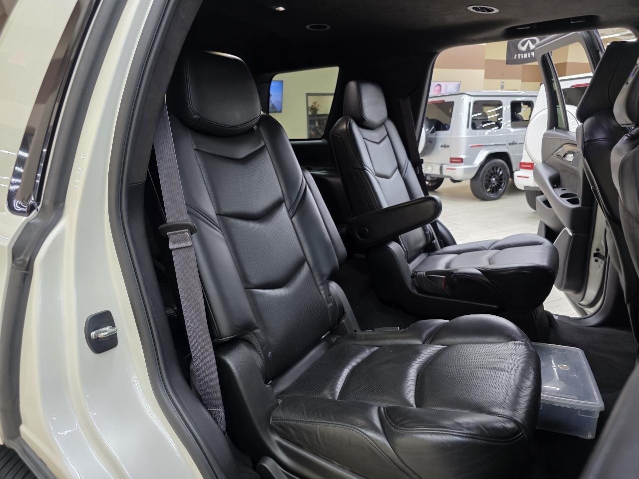 Cadillac Escalade Platinum 4WD 2015