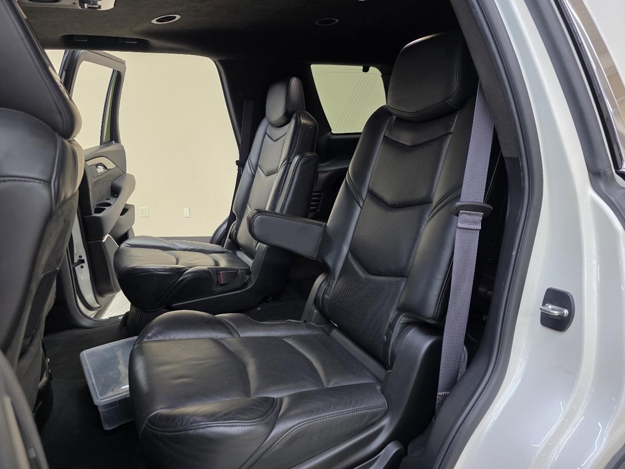 Cadillac Escalade Platinum 4WD 2015