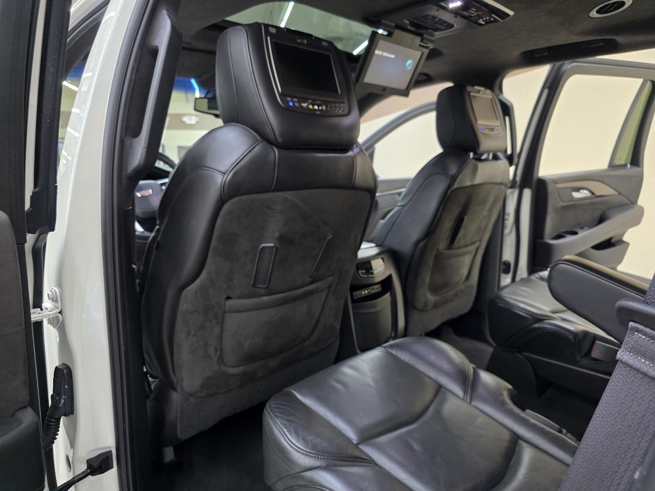 Cadillac Escalade Platinum 4WD 2015