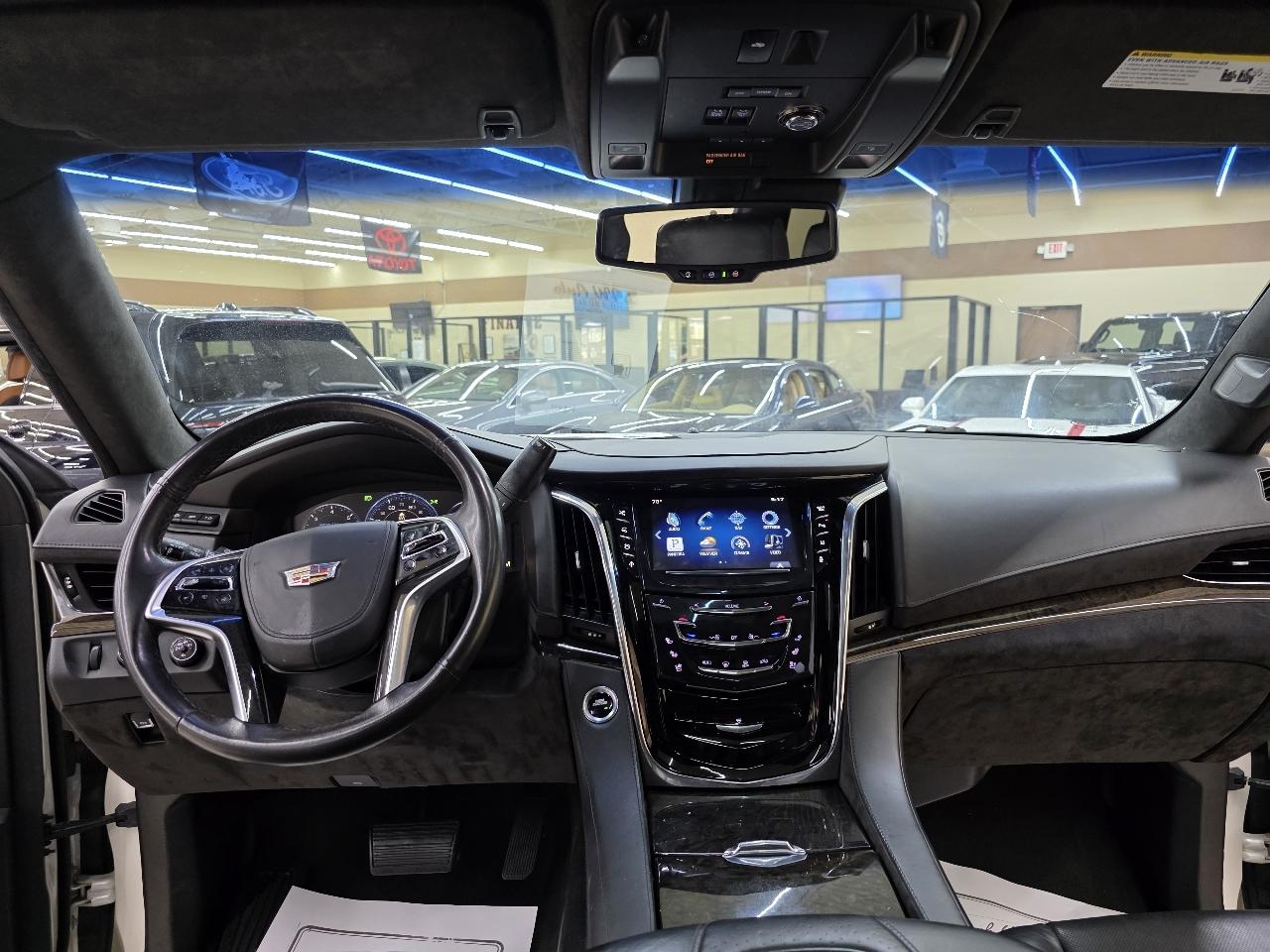 Cadillac Escalade Platinum 4WD 2015