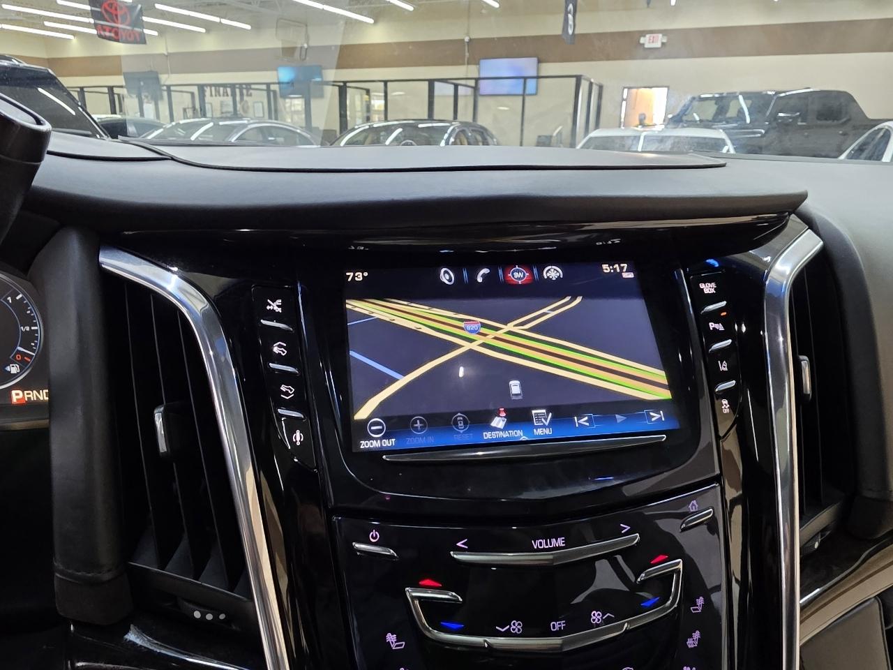 Cadillac Escalade Platinum 4WD 2015