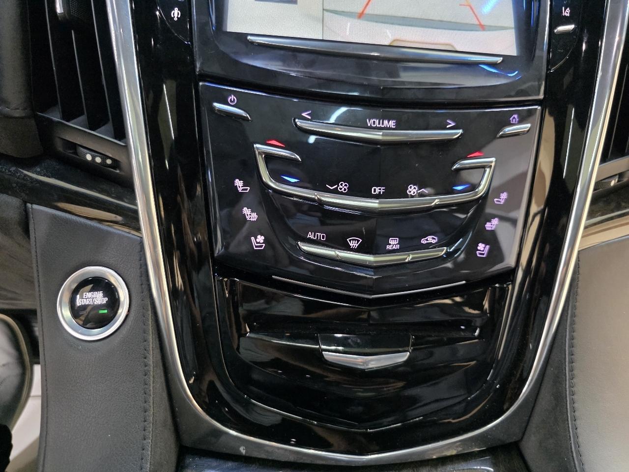 Cadillac Escalade Platinum 4WD 2015