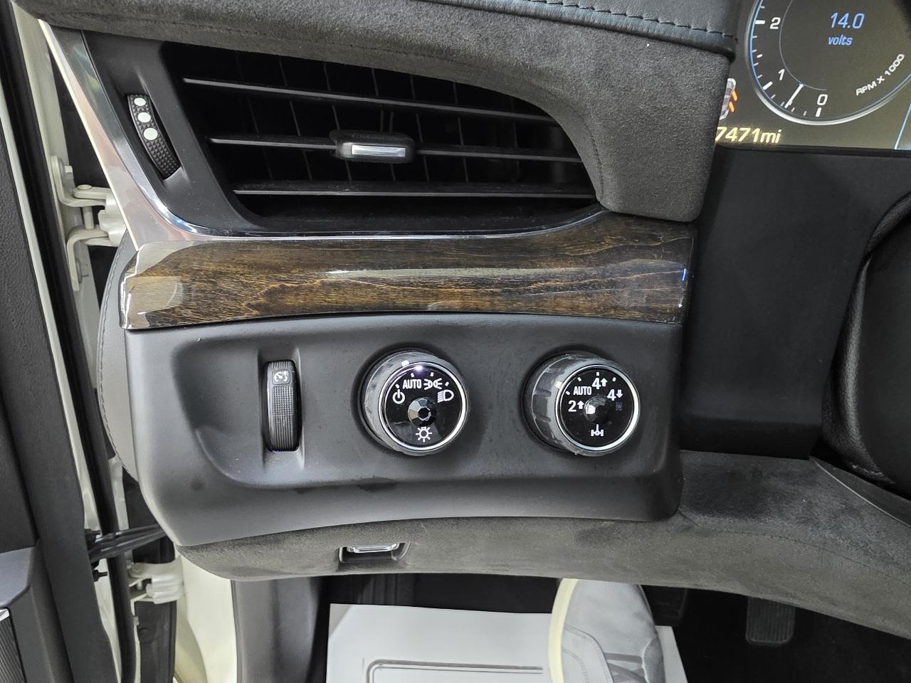 Cadillac Escalade Platinum 4WD 2015