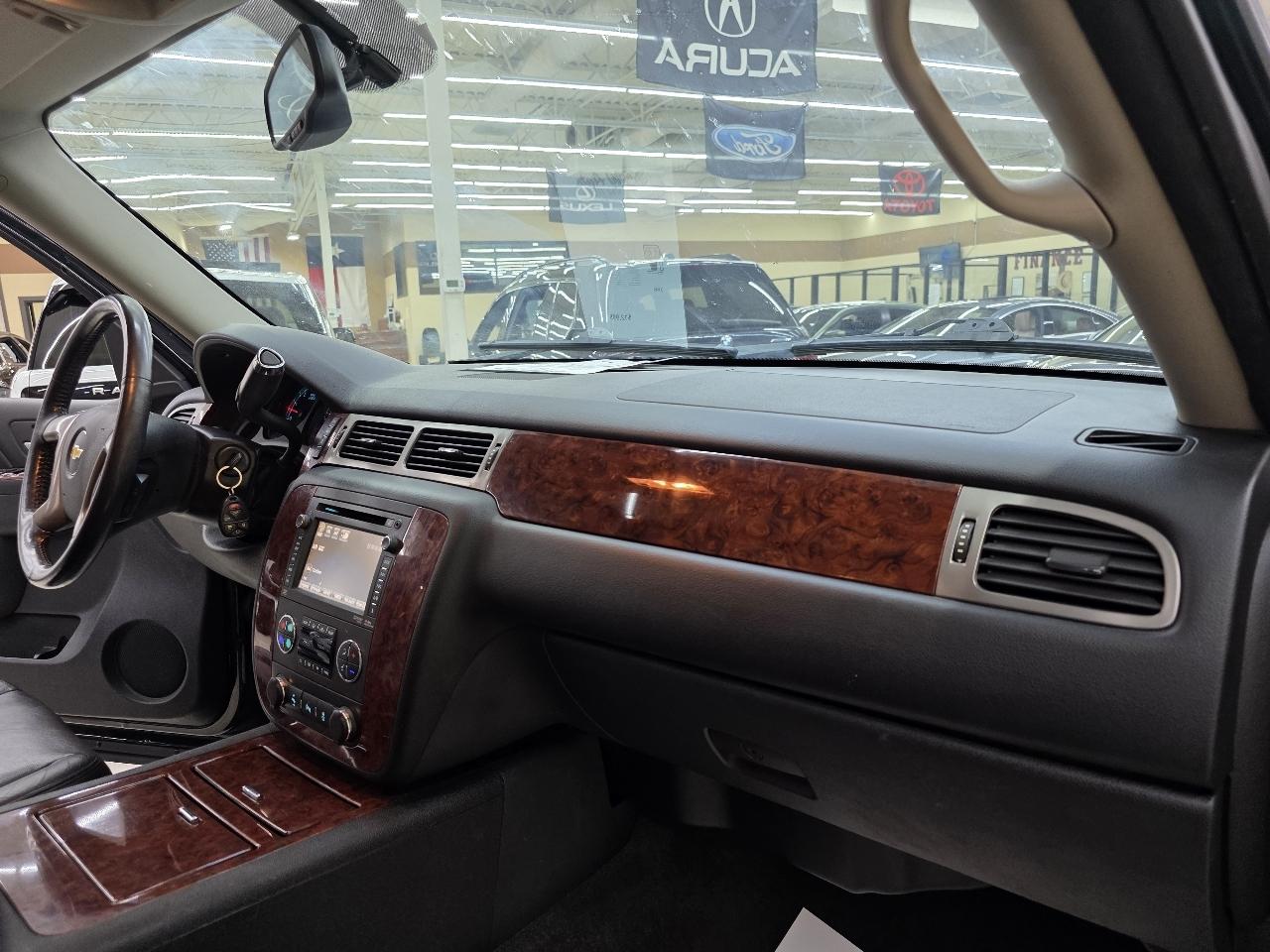 Chevrolet Suburban LTZ 1500 2WD 2014
