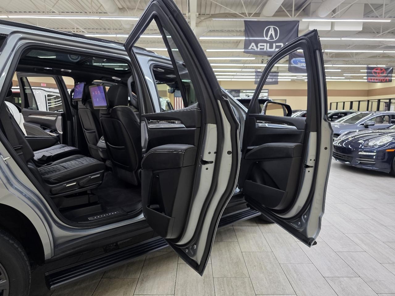 Cadillac Escalade Sport Platinum AWD 2025