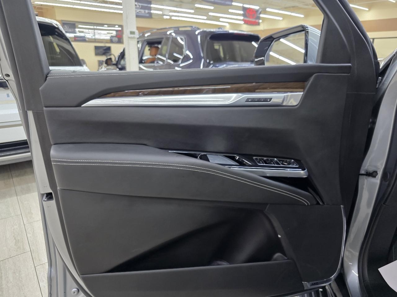 Cadillac Escalade Sport Platinum AWD 2025