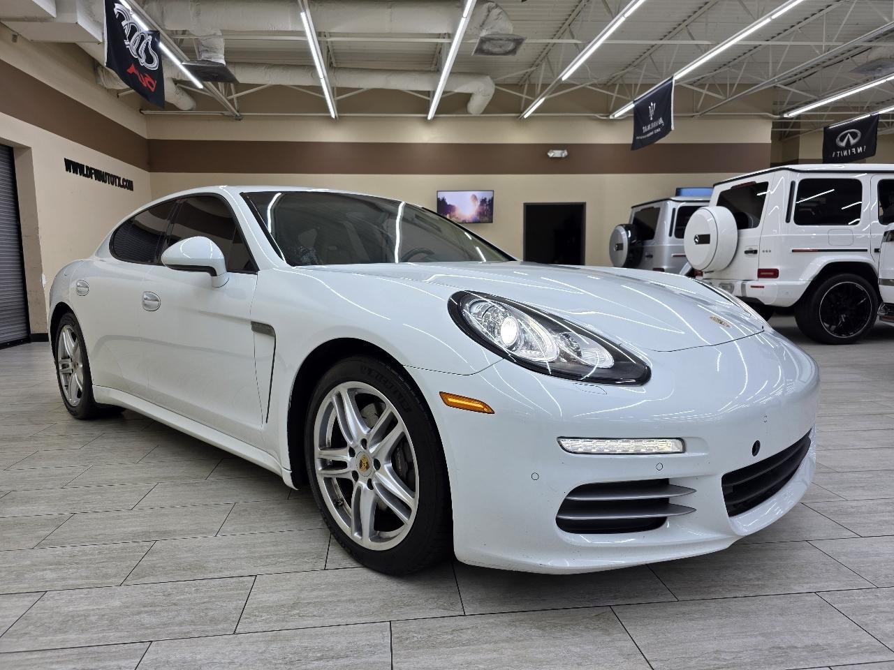 Porsche Panamera 4 2015