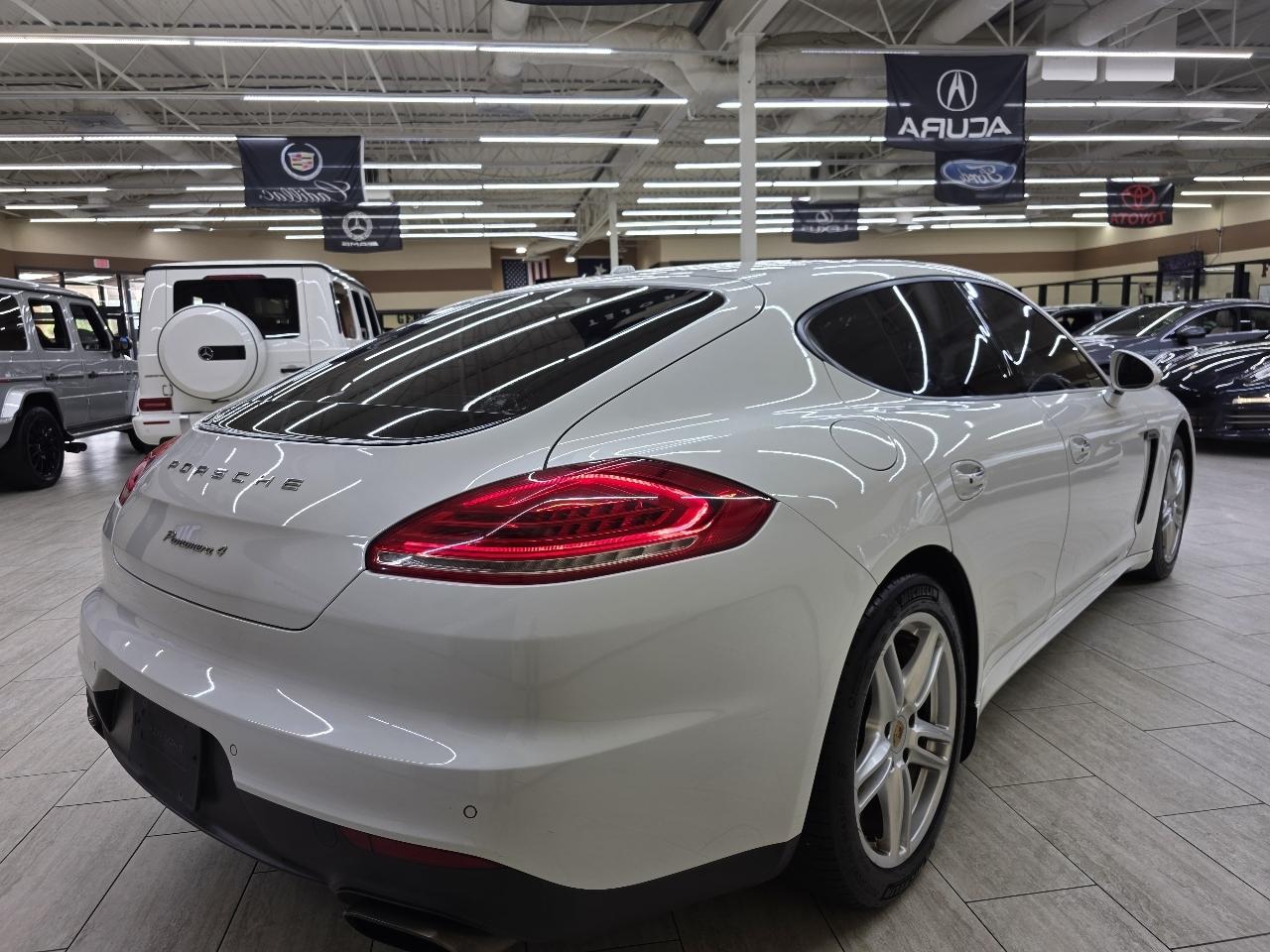 Porsche Panamera 4 2015