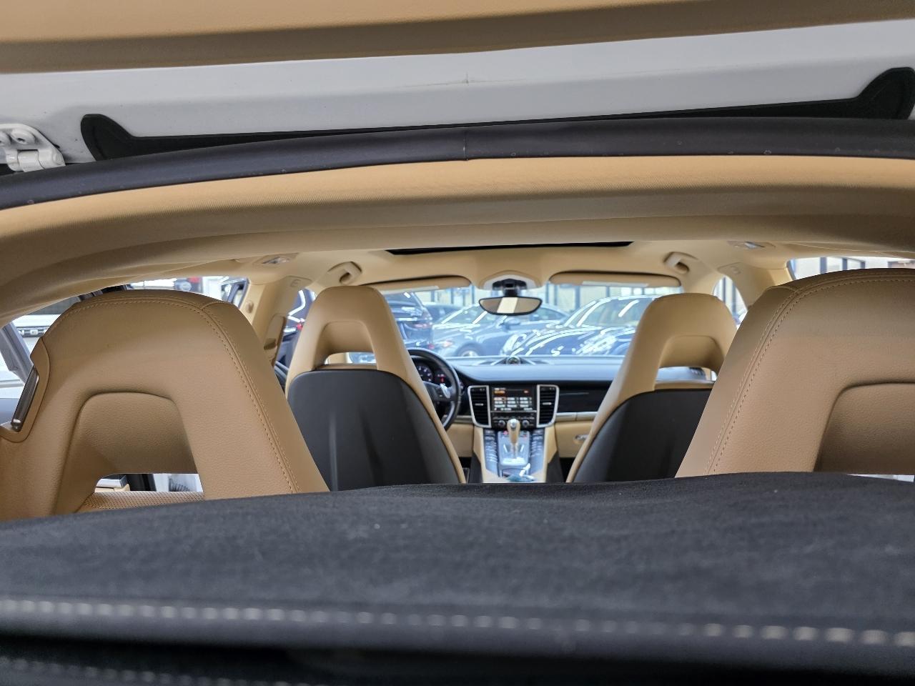Porsche Panamera 4 2015
