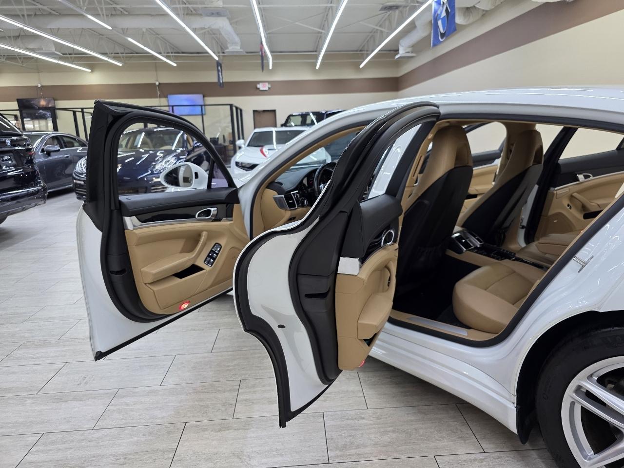 Porsche Panamera 4 2015