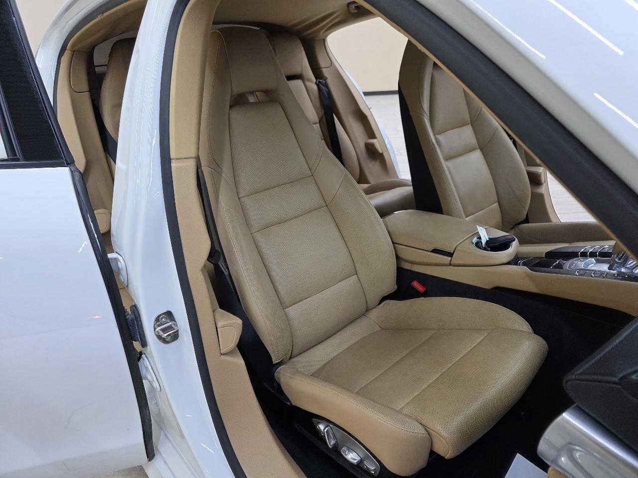 Porsche Panamera 4 2015
