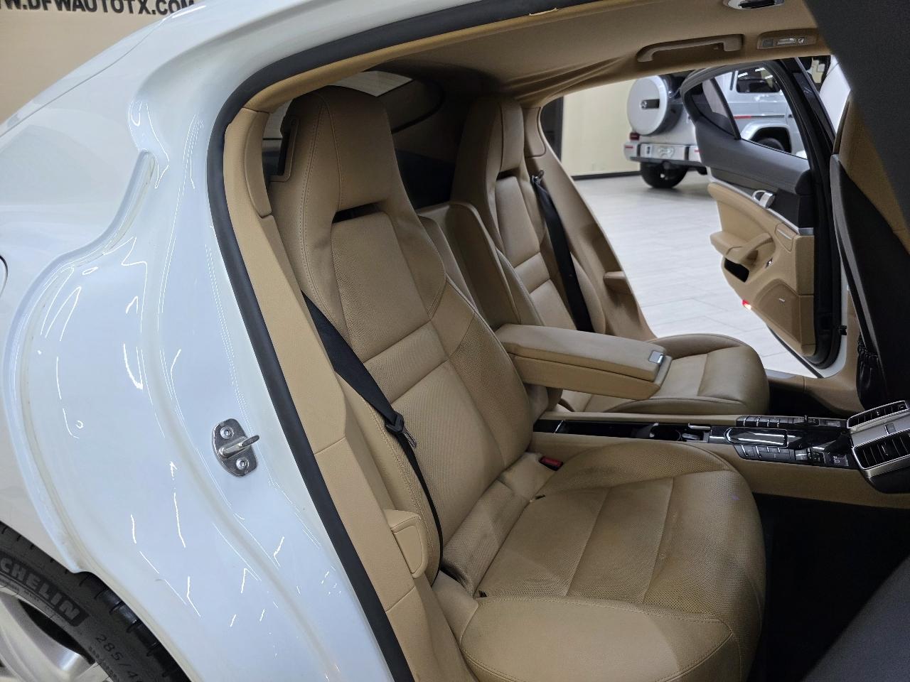 Porsche Panamera 4 2015