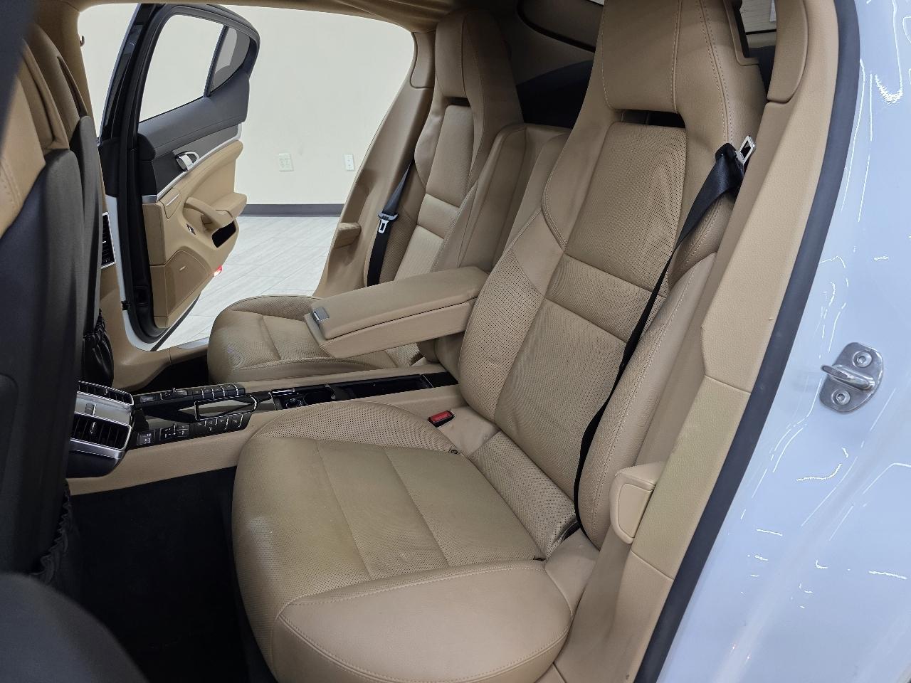 Porsche Panamera 4 2015