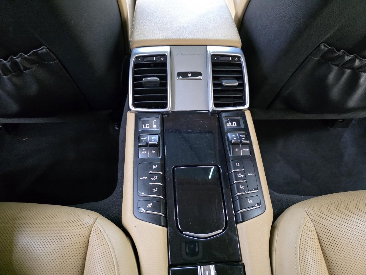Porsche Panamera 4 2015