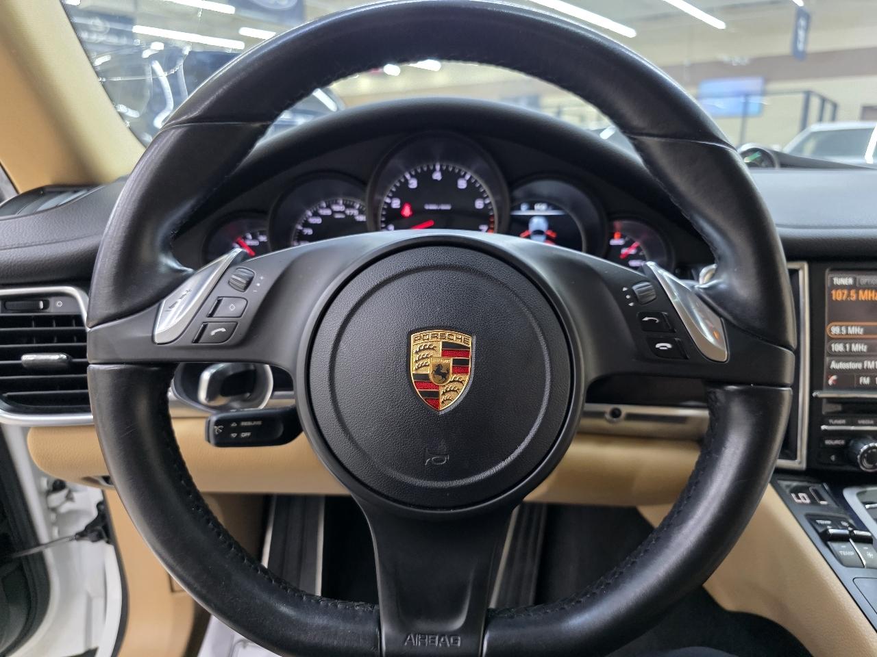 Porsche Panamera 4 2015