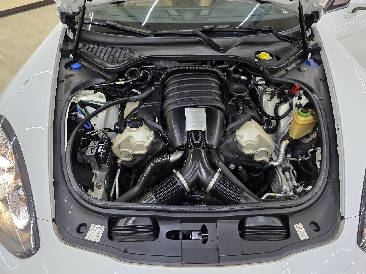 Porsche Panamera 4 2015