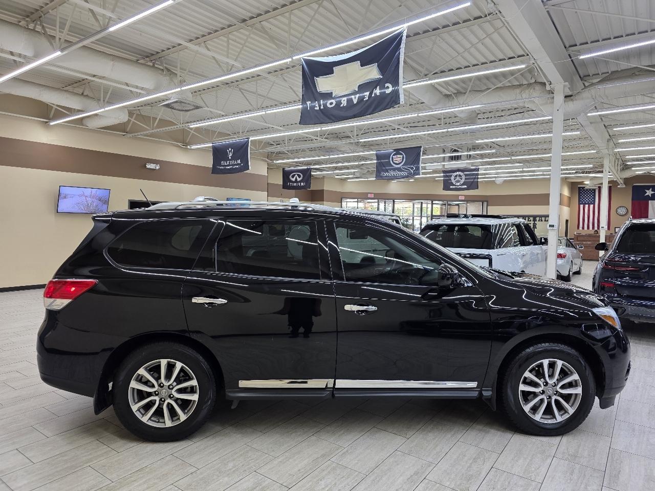Nissan Pathfinder SL 2WD 2014