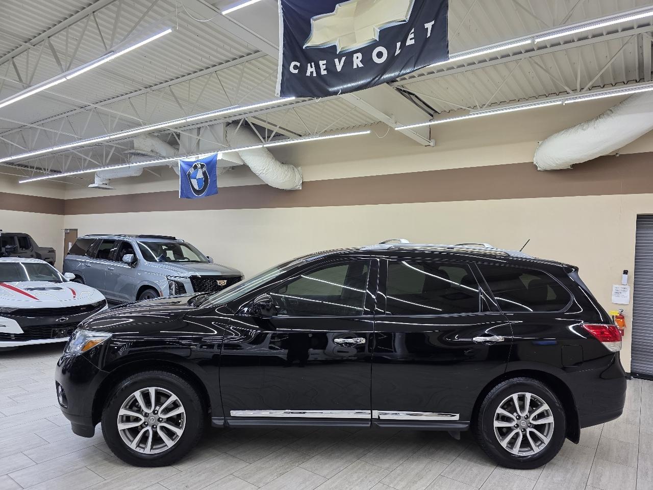 Nissan Pathfinder SL 2WD 2014