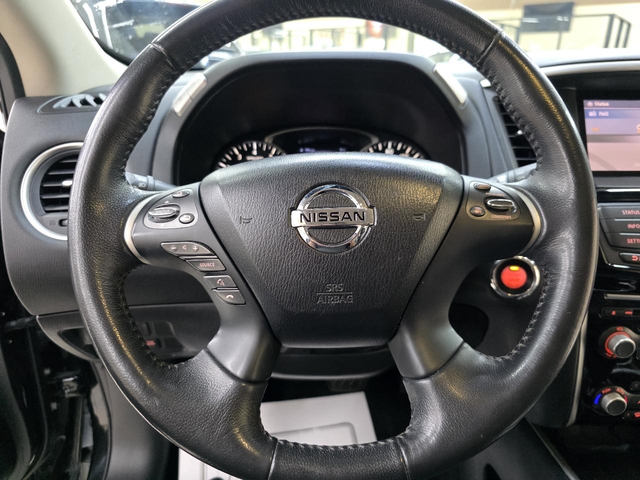 Nissan Pathfinder SL 2WD 2014