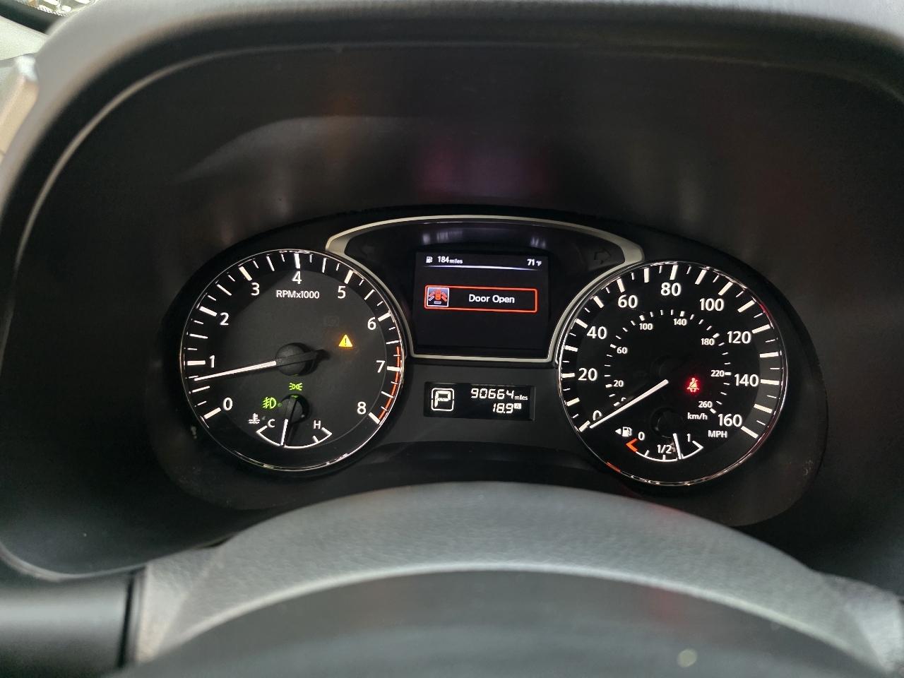 Nissan Pathfinder SL 2WD 2014