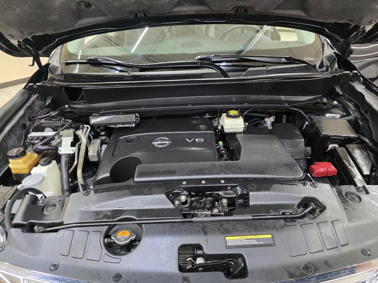 Nissan Pathfinder SL 2WD 2014