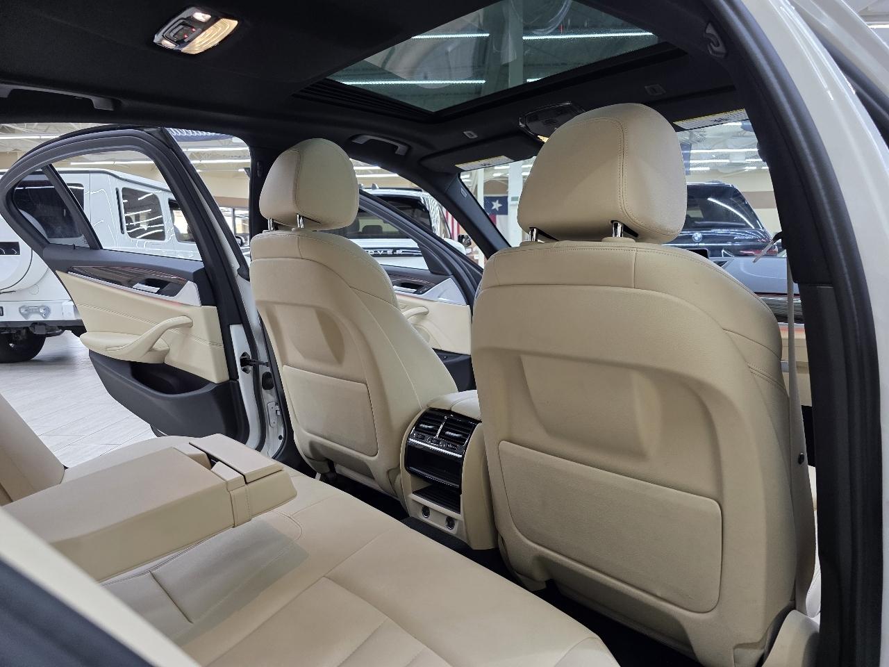 BMW 5-Series 530i 2019