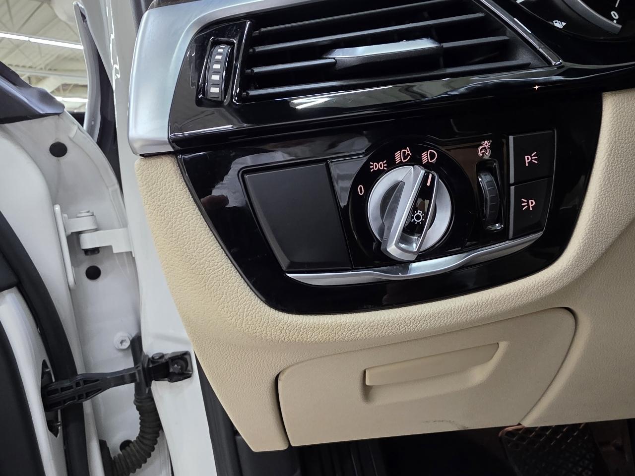 BMW 5-Series 530i 2019