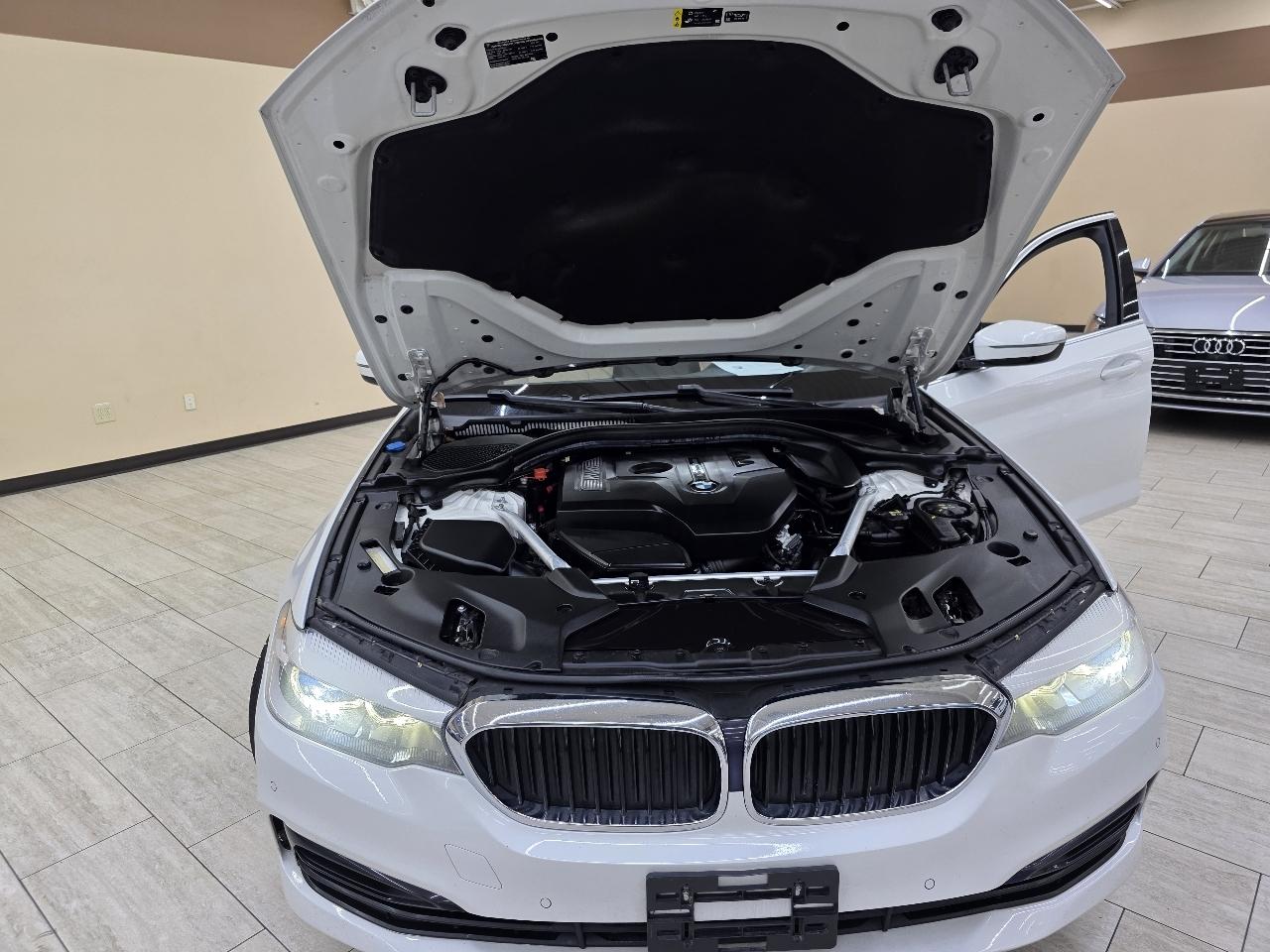 BMW 5-Series 530i 2019