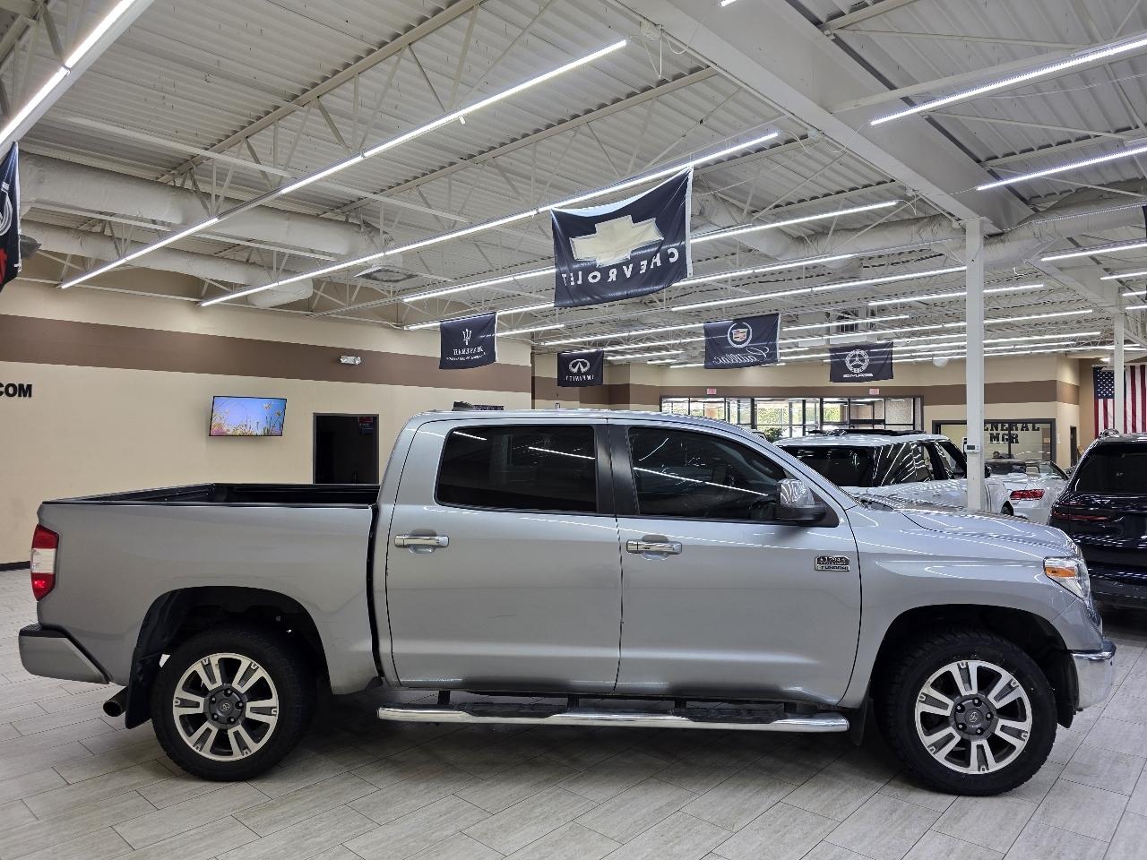 Toyota Tundra Platinum CrewMax 5.7L 4WD 2021