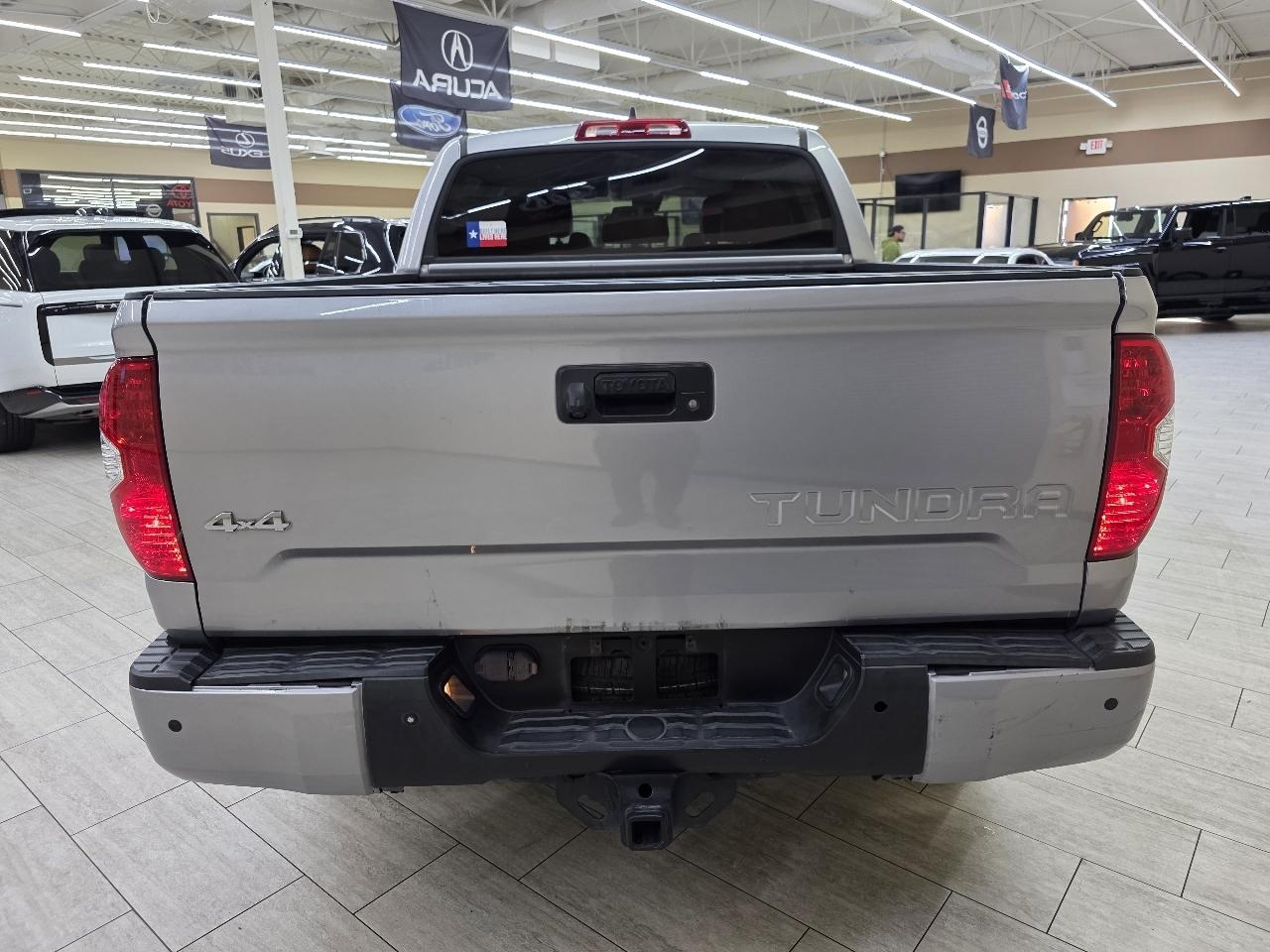 Toyota Tundra Platinum CrewMax 5.7L 4WD 2021