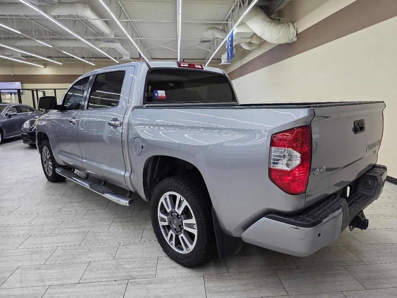 Toyota Tundra Platinum CrewMax 5.7L 4WD 2021