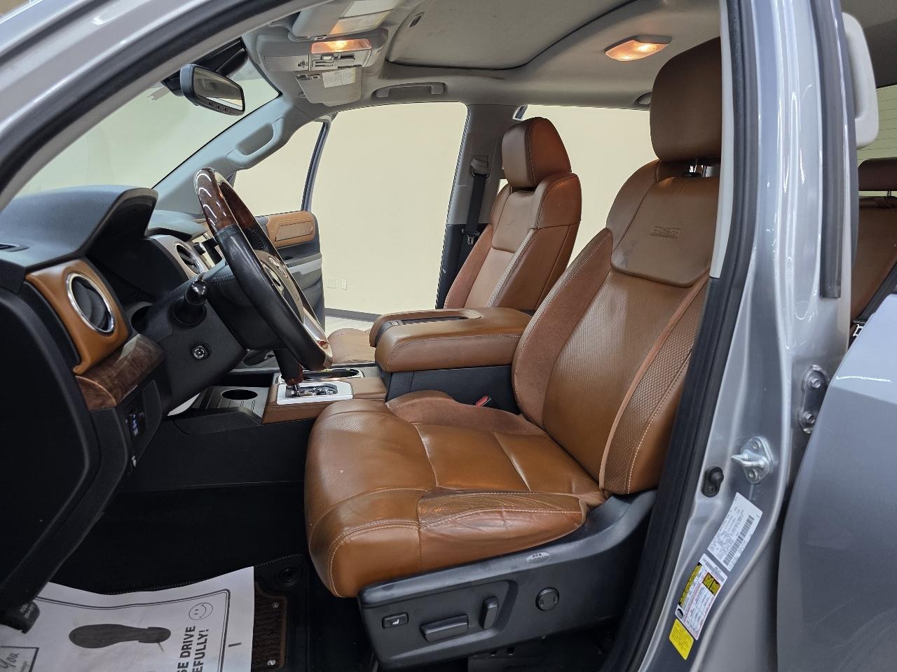 Toyota Tundra Platinum CrewMax 5.7L 4WD 2021