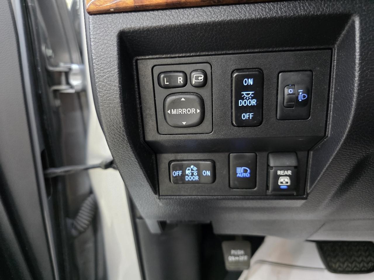 Toyota Tundra Platinum CrewMax 5.7L 4WD 2021